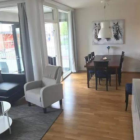 Kotimaailma - Avara Ja Valoisa Kolmio Saunalla Lähellä Helsingin Keskustaa